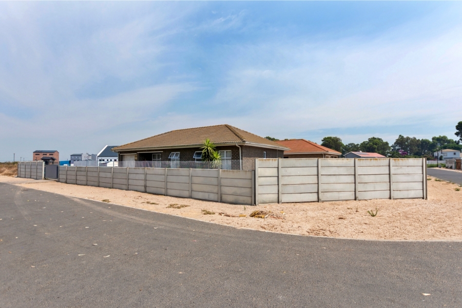 3 Bedroom Property for Sale in Laaiplek Western Cape